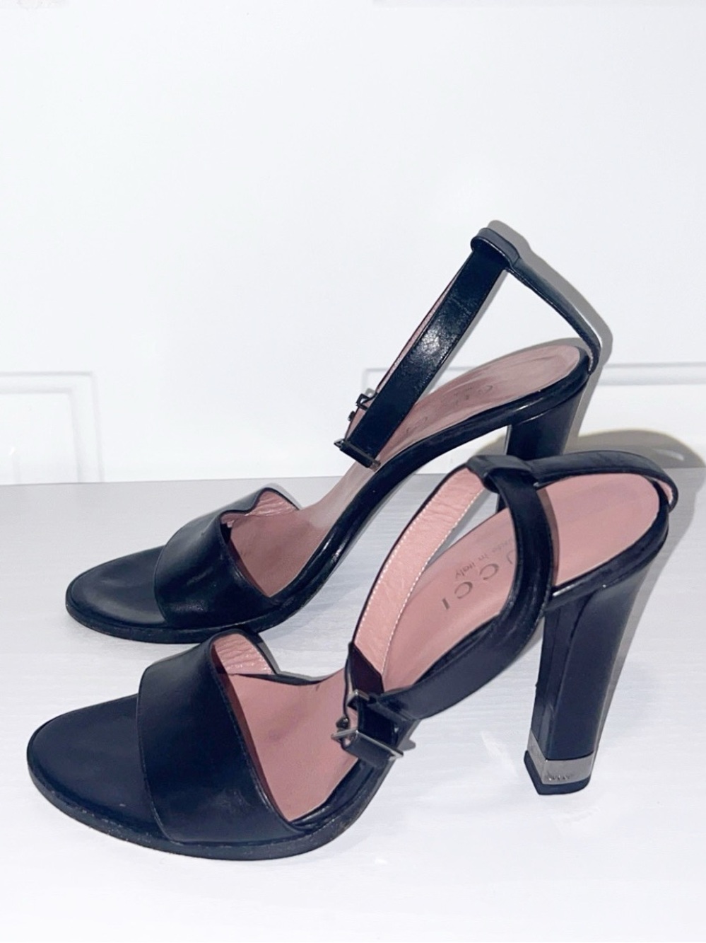 Gucci Black Leather Open-Toe Block Heel Leather Sandals